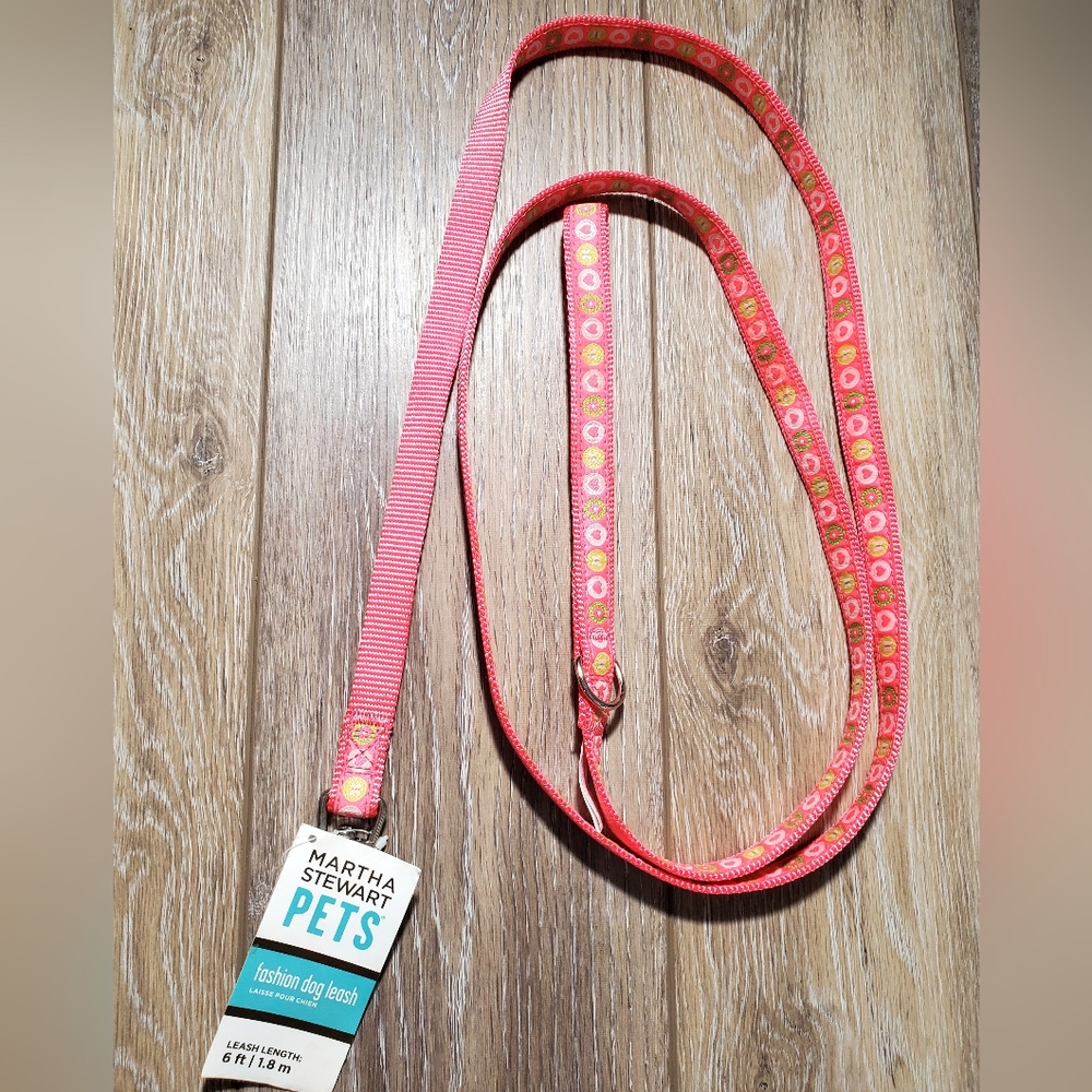 New Martha Stewart pink floral & hearts 6 ft. Dog leash